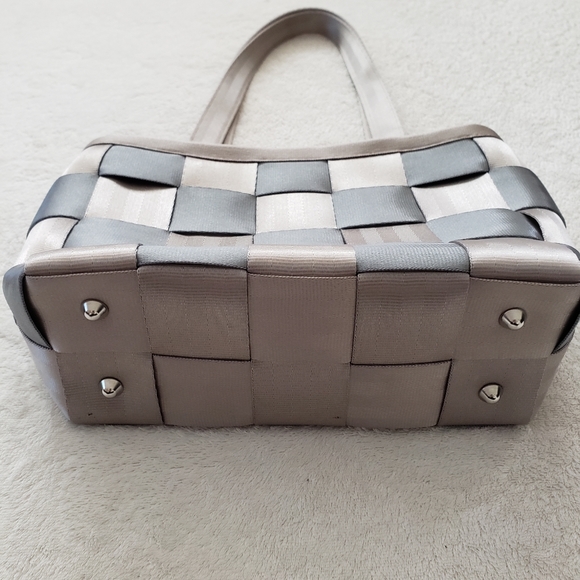 HARVEYS • Sand Dollar LTD Medium Tote - Picture 2 of 16